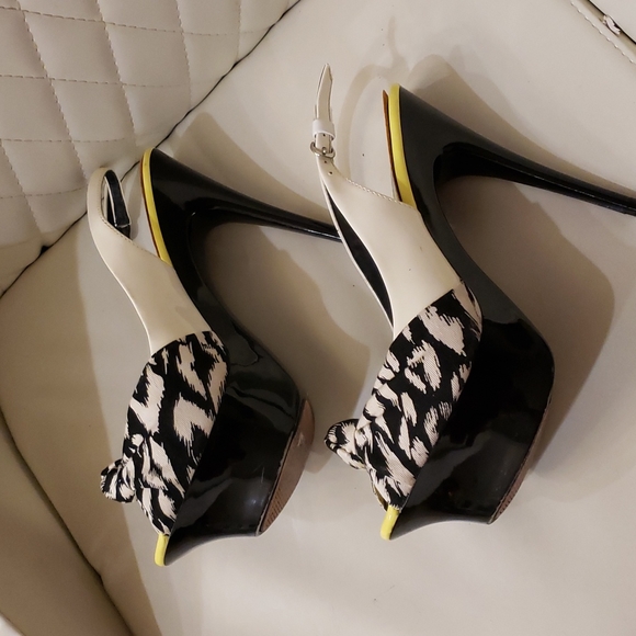 Shoes with platform and open toe - Picture 4 of 16